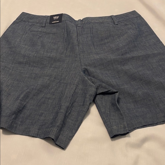 Lands End  Chambray Mid Rise Bermuda Shorts  9” SZ 18 100% Cotton Casual NWT - Picture 2 of 11